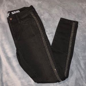 black jeans/jeggings with beads